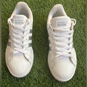 Adidas Women’s Cloudfoam Classic White and Silver Sneakers  Size 7 1/2